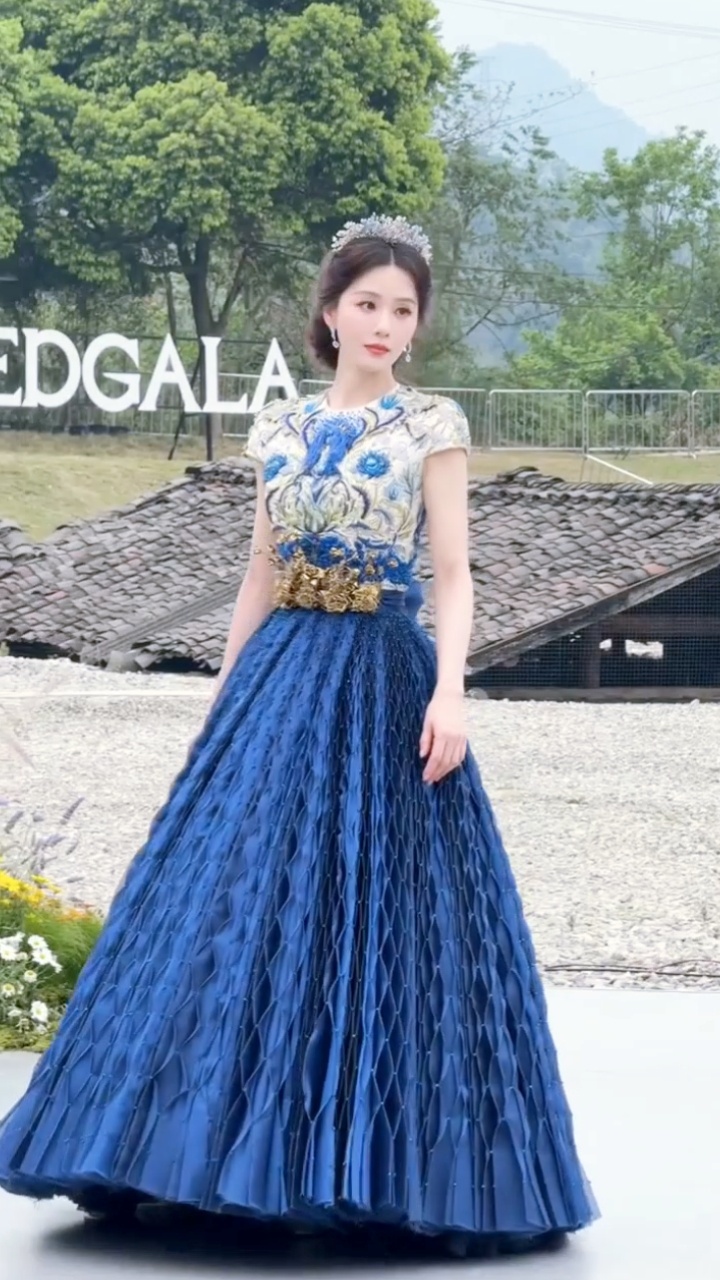 她一回眸一转身就是龙葵了真的好爱刘诗诗，她一直没变过 