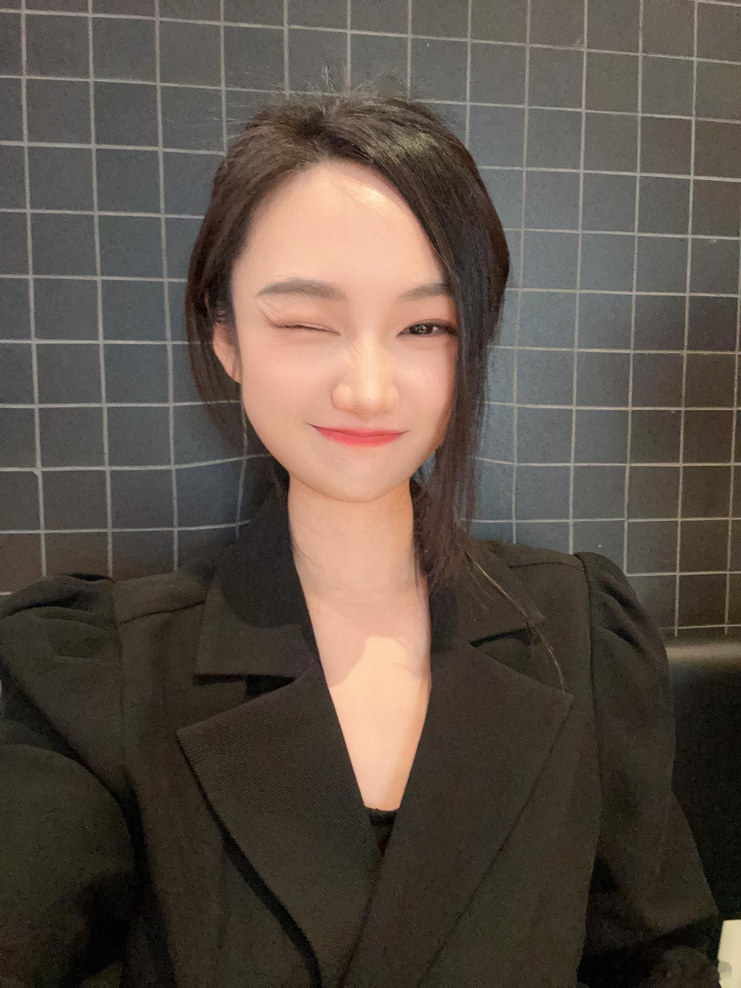 建议大家如果找我帮你解决恋爱问题，教你怎么做之后，别管你信不信，先做一段时间看看