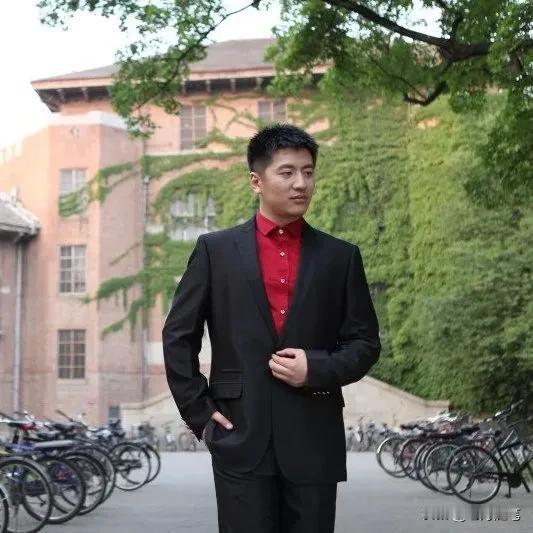 著名考研老师，张雪峰说：2003年，我高考那一年可倒霉了，有一个傻子居然跑去偷卷