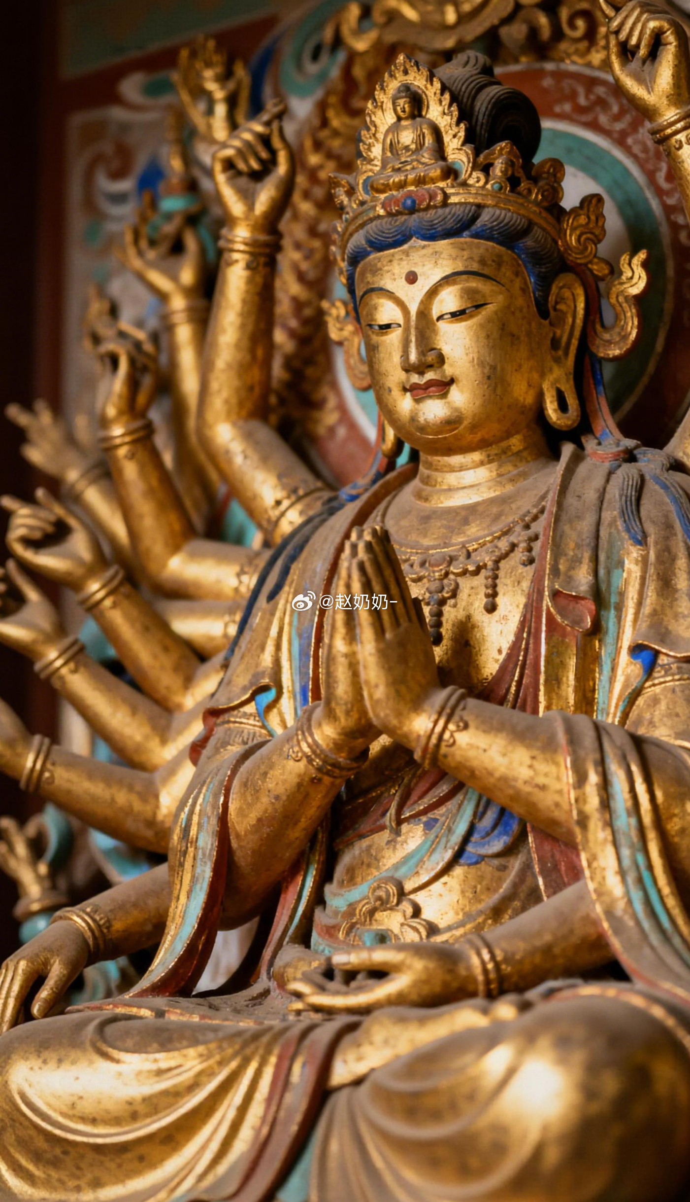 敬燃一盏清净灯，祈请观世音菩萨护佑。把大灾小病都挡在门外，留给家里的全是安稳和健