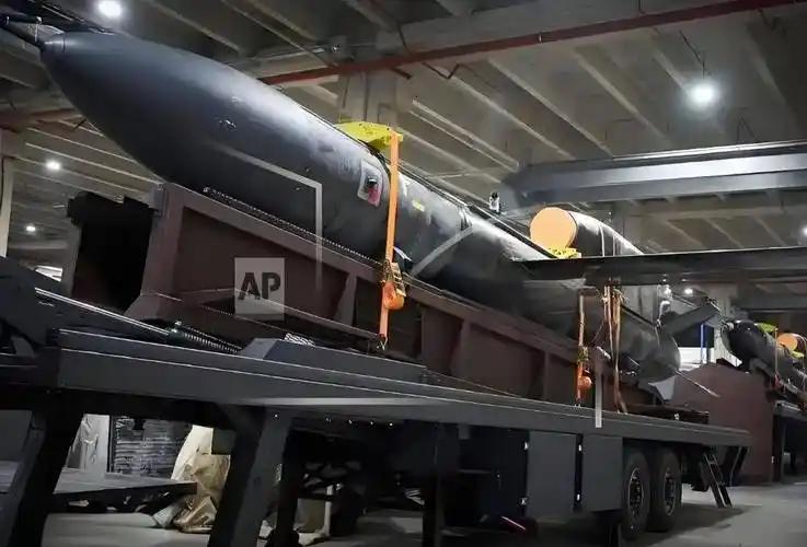 啥时候炸完啥时候停！
     别指望川普了，他的调停不靠谱，鹅乌这仗注定不死不