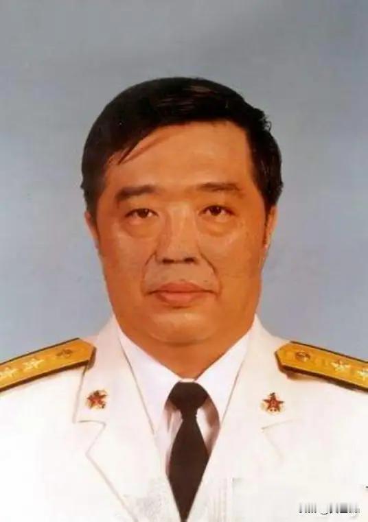 1998年，香港，贺龙之子贺鹏飞，看四下没人，闪身冲进一间商人办公室，凑到那人耳