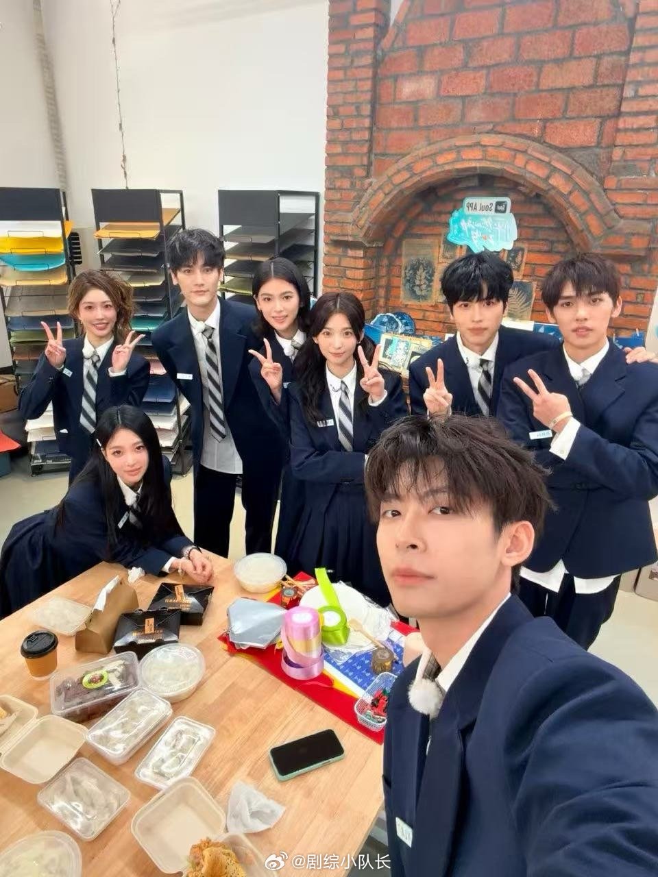 06出生的人都已经上恋综了00年出生的在节目已经是最老的了 06年出生的人上恋综