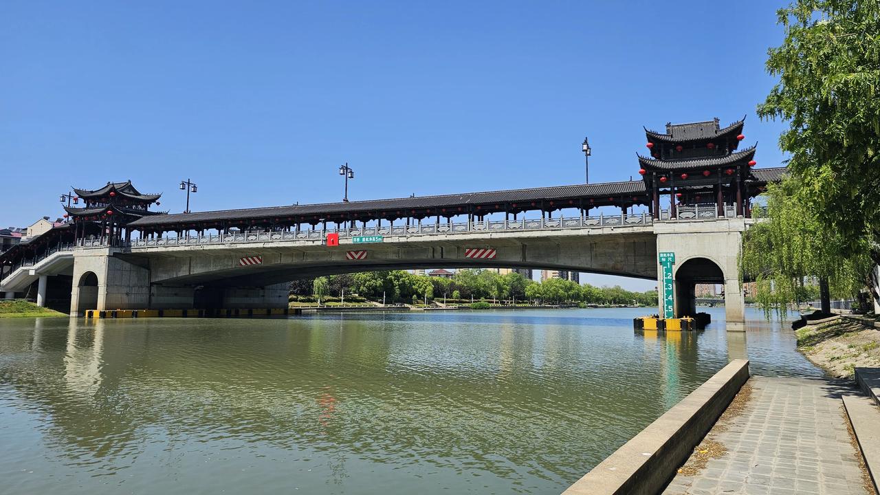 六合老城巡礼
【导语】
“这里是南京的北大门——六合，一座被滁河水浸润了千年的老