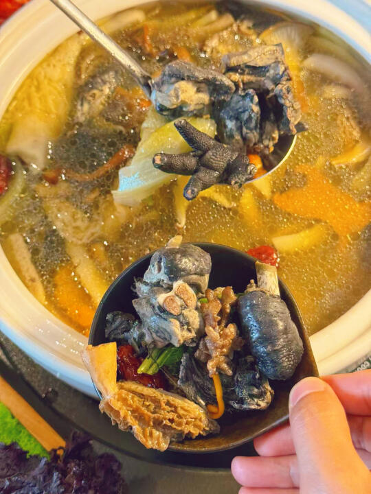 救命！在南京居然也能吃到正宗云南菌菇火锅啦🔥 不用打飞的✈️就能ge...