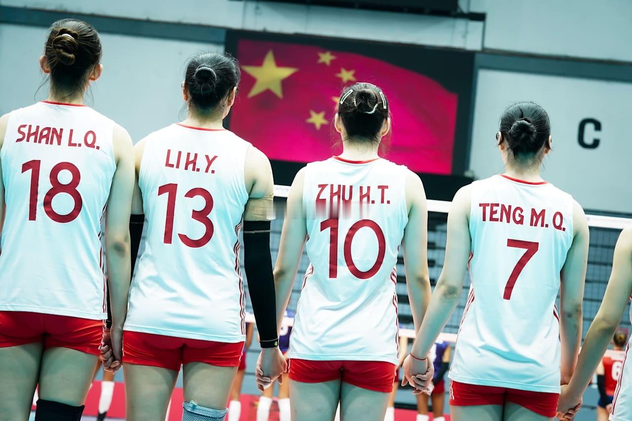 中国U21女排3-0泰国女排中国女排个人得分统计李晨瑄：15分（21扣13中1失