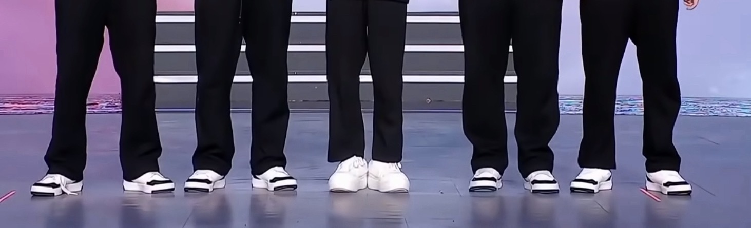 草莓大脚穿这么高 
