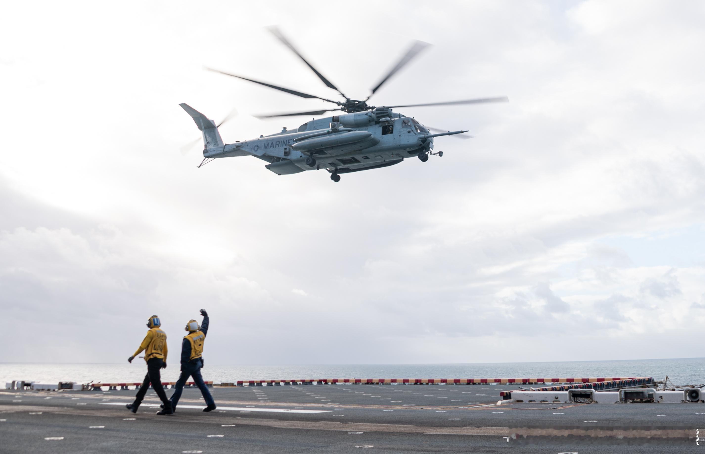 2025年6月23日，USS America (LHA 6)在珊瑚海。 ​​​