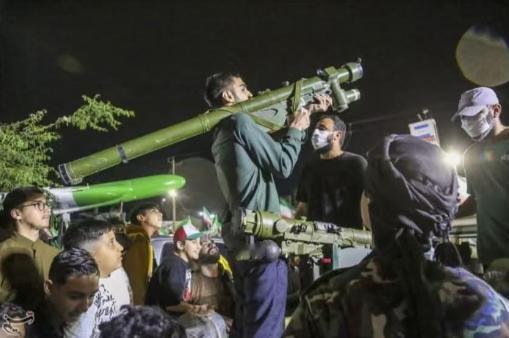 美军封锁了半天，伊朗近期又拿到了一批俄制新货，全部都是崭新的萨姆-24（9K33