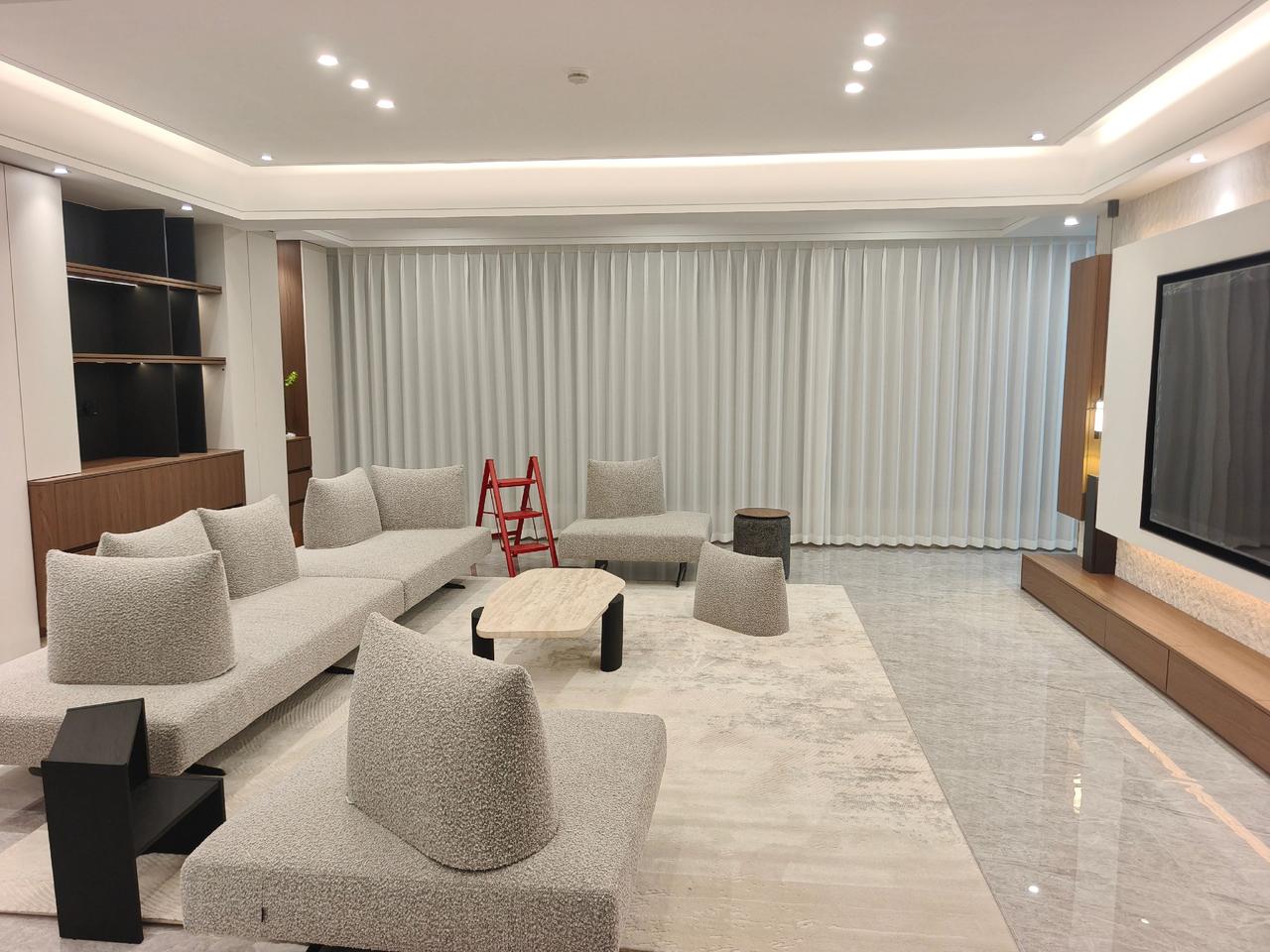 精装房的软装不是简单的买买家具家电就可以了，它是需要空间+实用主义+美学的有机结