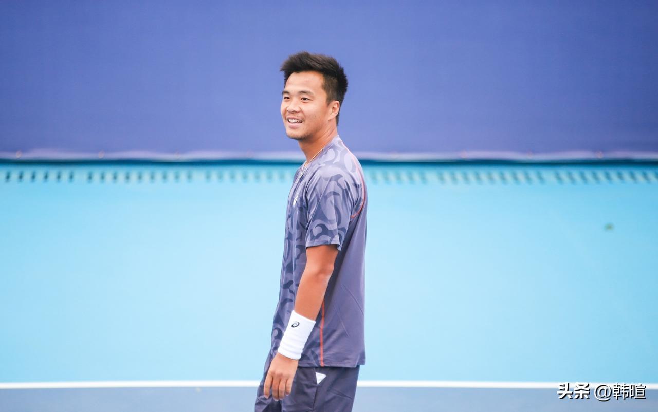 一则让人揪心的消息！
正在阿联酋进行的富吉拉ATP挑战赛，今日因为附近发生爆炸(