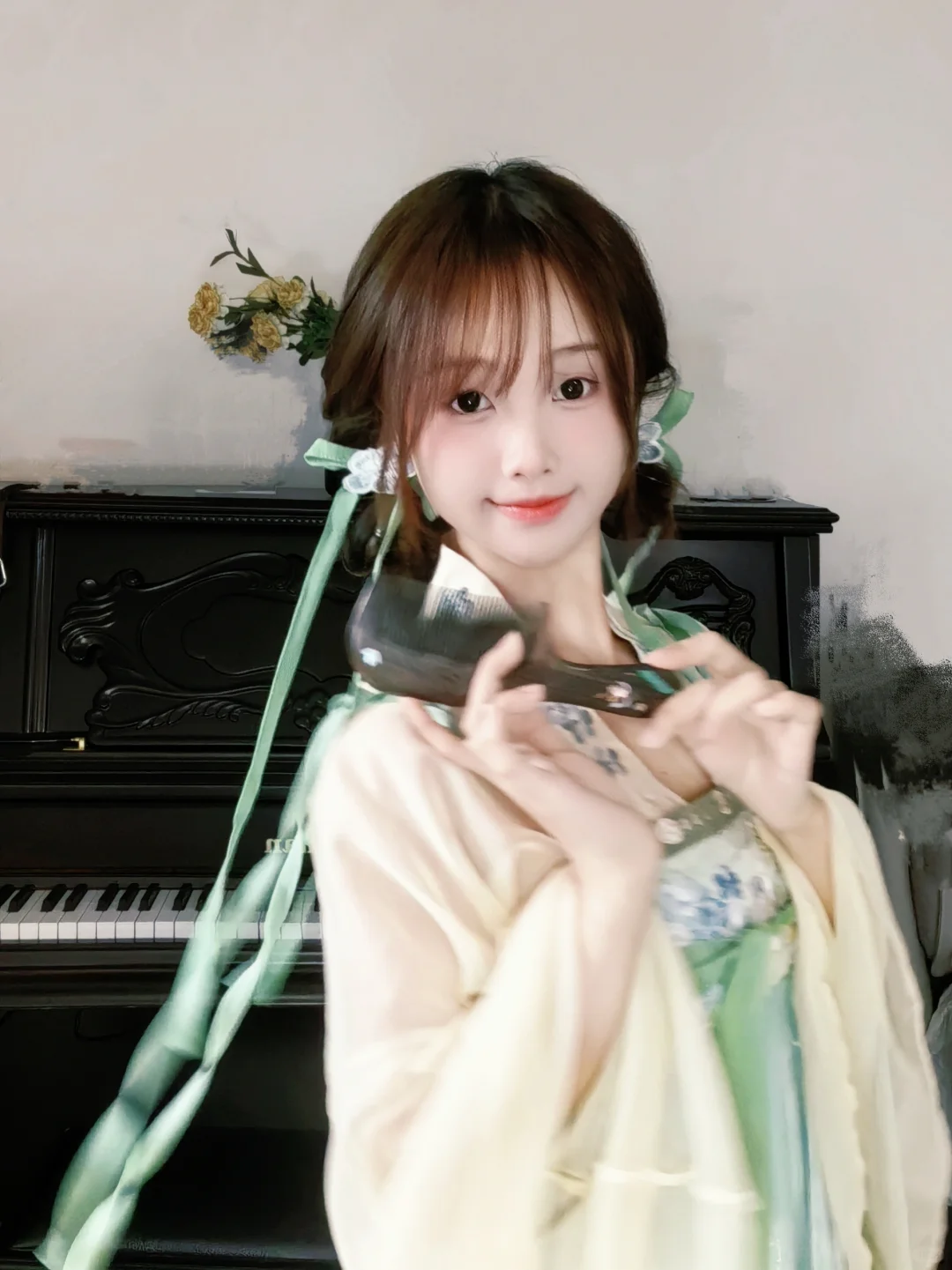 并蒂莲|山有扶苏，隰有荷华