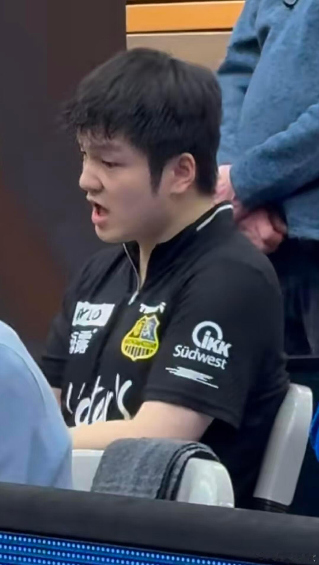 记录一下樊振东在德甲第16轮代表萨尔布吕肯出战，独得2分，助球队3-1战胜格瑞扎