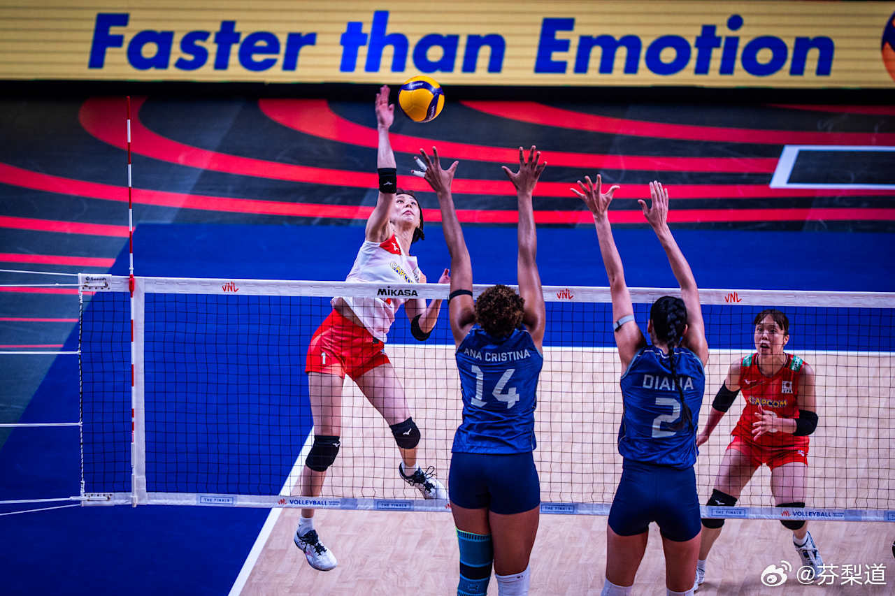 国际排坛动态巴西女排vs日本女排前三局：日本队1-2（26-24/22-25/1