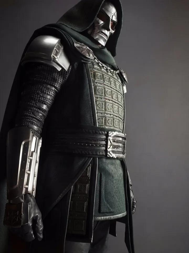 据说是《复仇者联盟：毁灭日》中毁灭博士、史蒂夫·罗杰斯、叶莲娜和神奇先生的宣传照