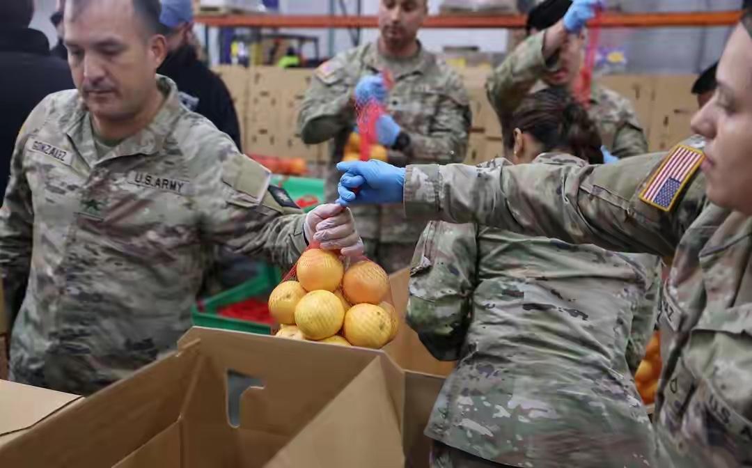 美国史上最长政府关门，真发不出军饷了？特朗普决定先回家开派对

美国政府停摆已经