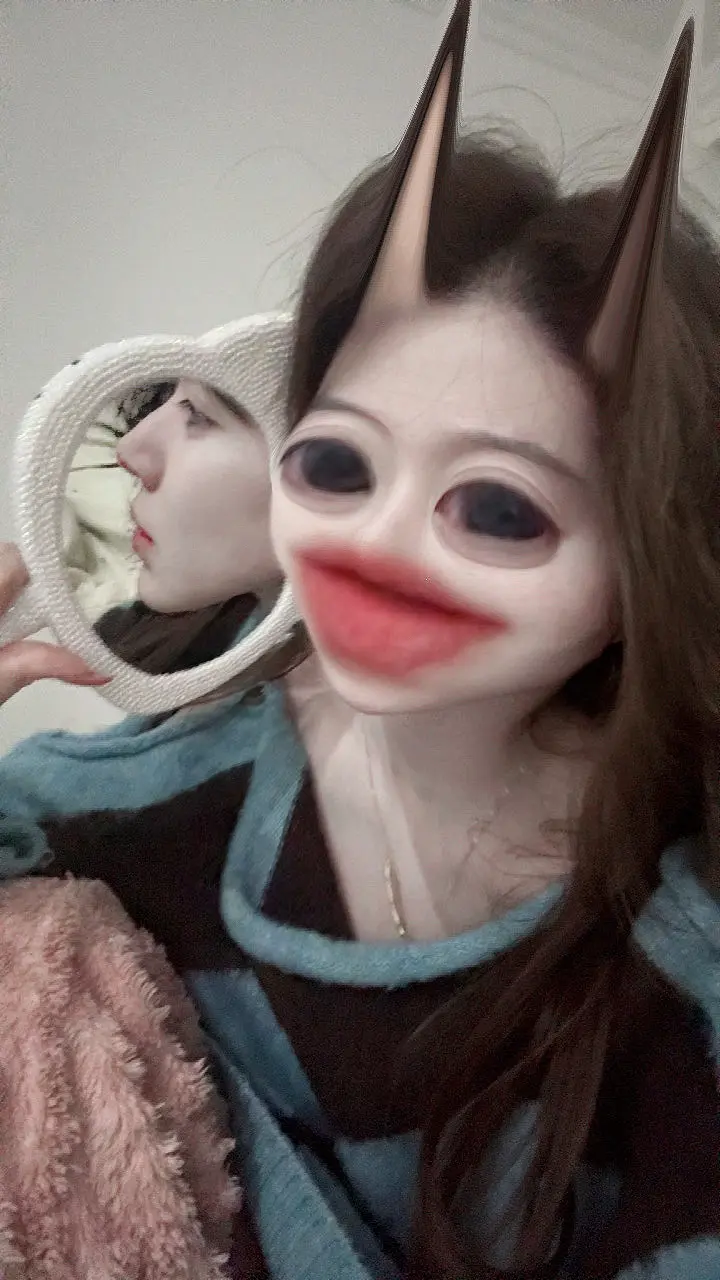 就算有什么事让我痛苦 眼泪也得从我的高鼻梁滑过