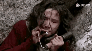 最近，宋佳一直在获奖，很多圈内人士表示不服气，很多观众也颇有非议。

其实，就凭