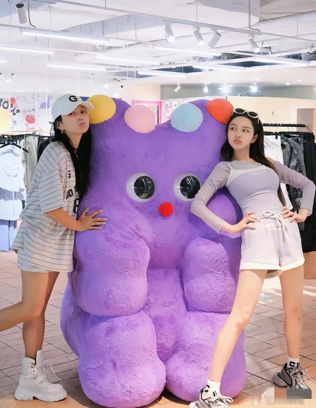何洁终于找到能和她同频的周扬青了，尚雯婕的圈子进不进去就别硬挤这样的何洁看起来可