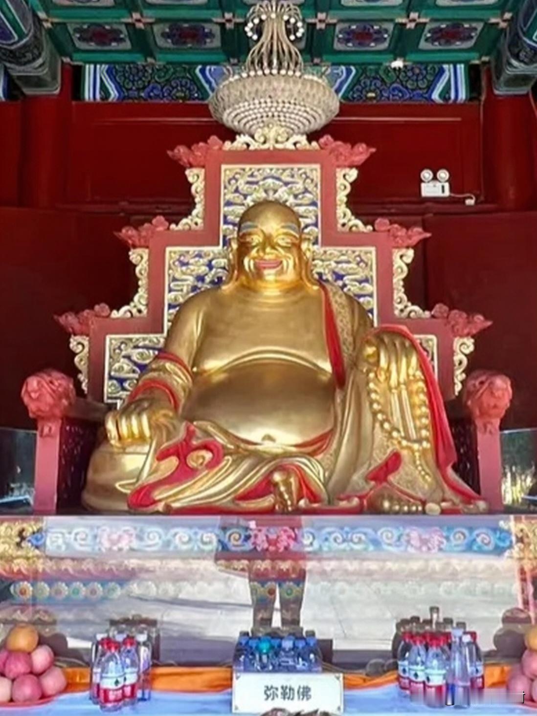 北京西黄寺｜天王殿藏着全京城独一份佛门格局
 
西黄寺天王殿，彻底打破汉传寺庙千