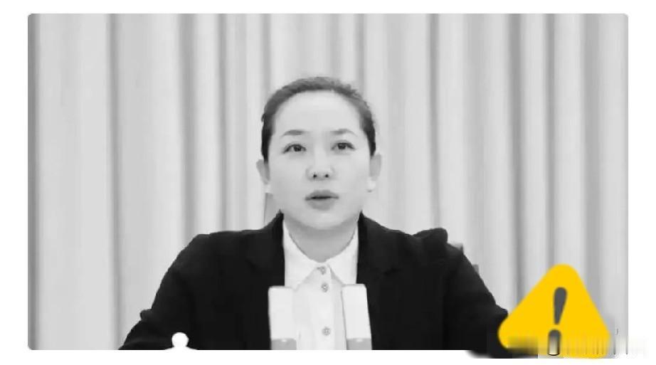从高考学子到区委书记，一路拼搏令人惋惜
 
万春霞1976年出生在四川自贡，19