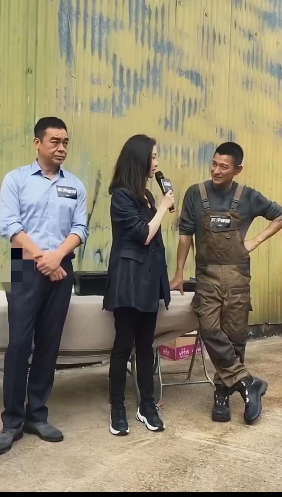 刘青云也太不把咱们倪妮当回事了，人家倪妮那么漂亮的一个大美女，他刘青云竟然看都不