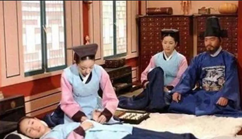 在古朝鲜，有一种女医生，被称为 “医妓”，其中一项工作难以启齿。

在古朝鲜王朝