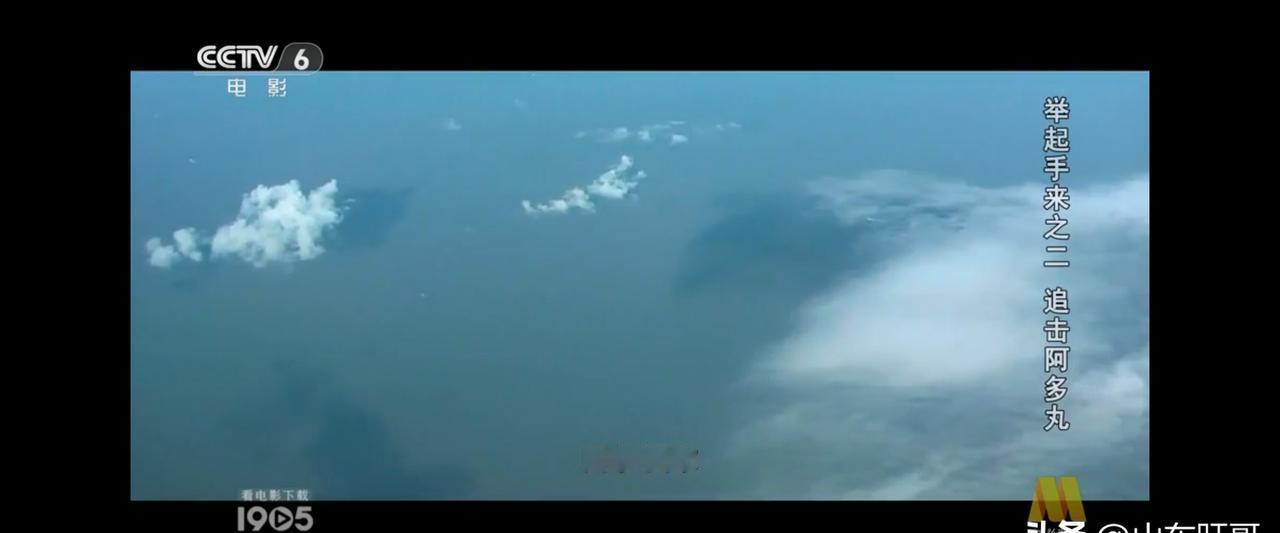 今天的树荫，不是避难所，是文火慢炖的蒸笼。
坐五分钟，后背的汗不是滴落，是糊在皮