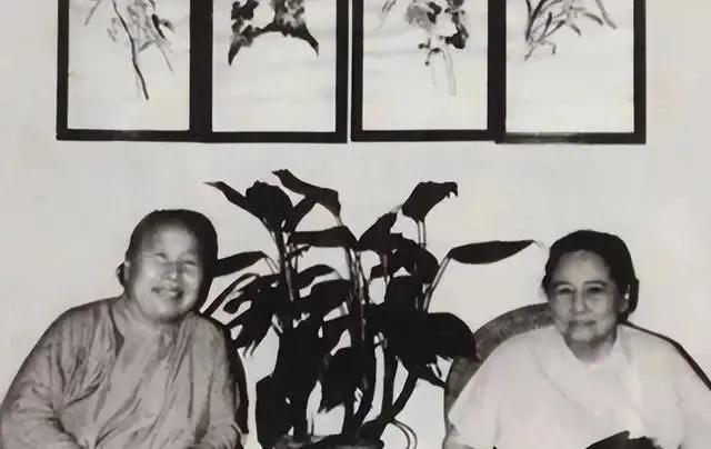 吃完饭，保姆李燕娥红着脸跟宋庆龄说：“夫人，我要结婚了！”宋庆龄眉头一皱，立马派