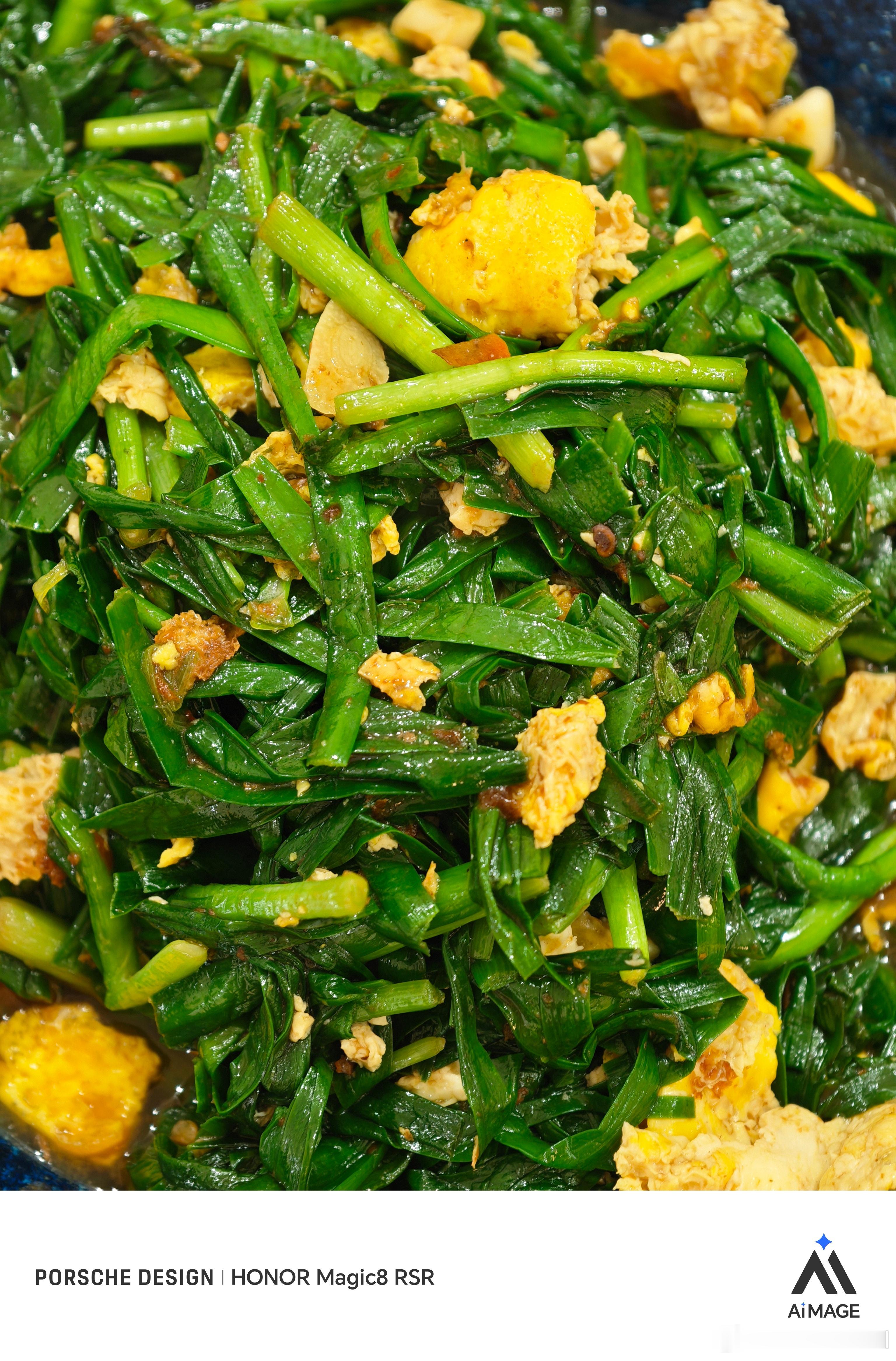 今日晚餐：好久没做麻婆豆腐了，正好天太冷了，这个不容易凉，很合适还做了个韭菜炒鸡