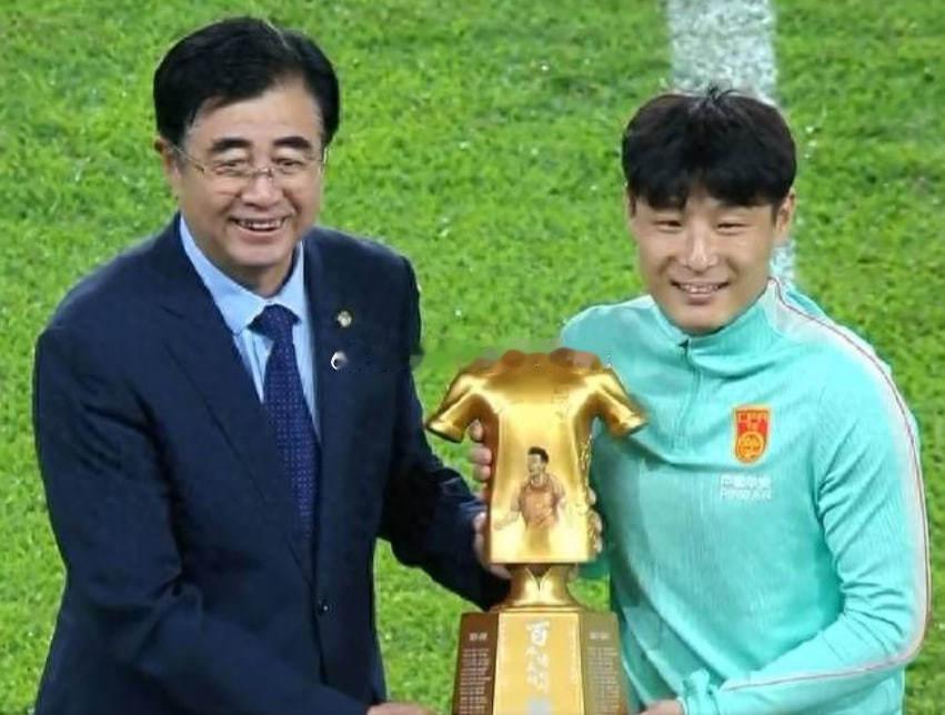 邵式国足国内首秀得势不得分，国足主场0-0闷平泰国6月9日晚，金华体育场，邵佳一