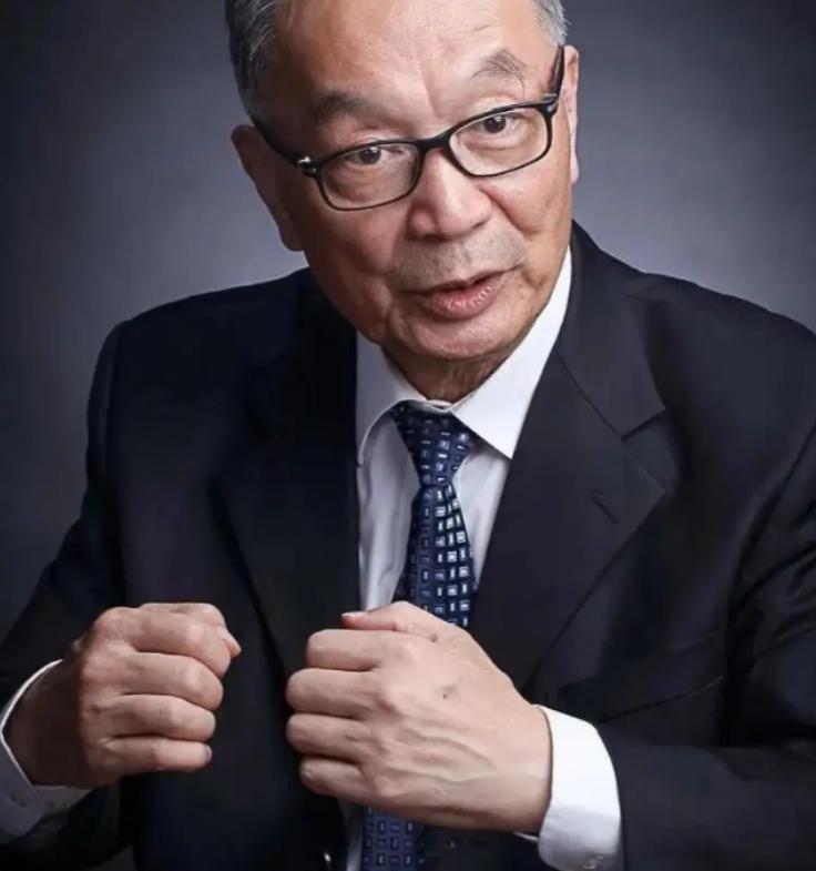 2023年，温铁军一语惊人："我们为什么一定要走西方那条老路呢？把农民都赶进城，