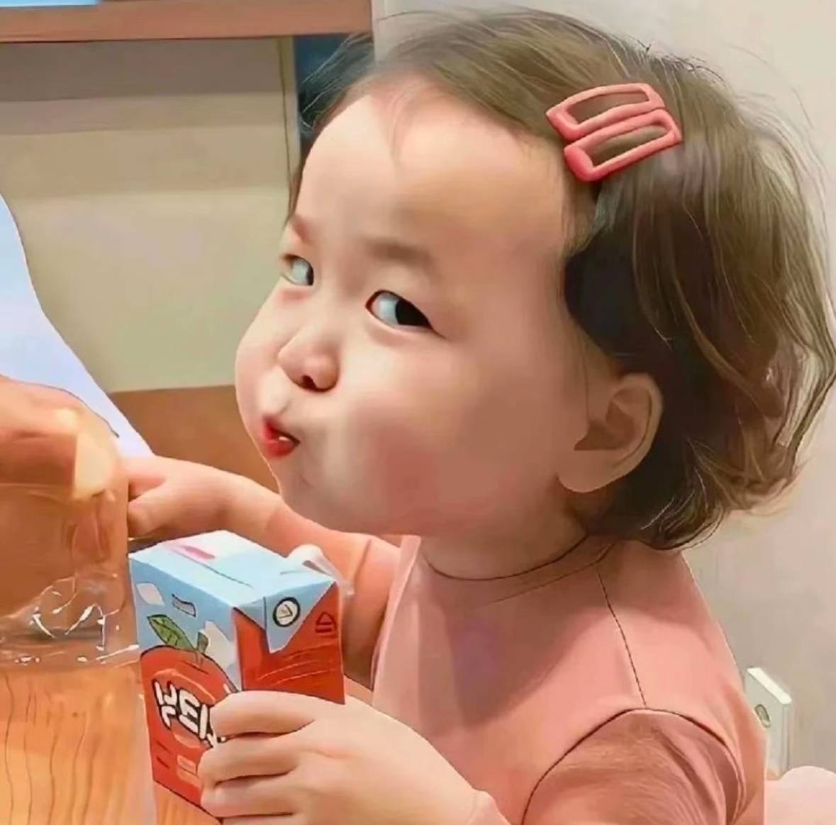 杭州年轻人打算空包回家过年了春运现场“轻装”图鉴本人：一个背包+一部手机，年货？