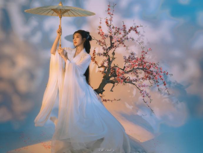 何瑞贤古装温婉风vs高冷风  何瑞贤古装温婉风vs高冷风，每一个都是很漂亮的打开