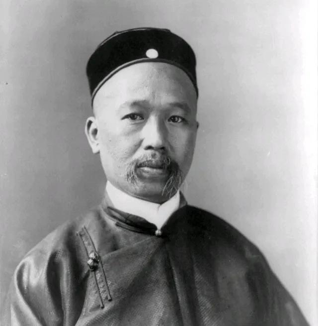 戊戌变法：短暂的百日维新
1898年6月11日，清朝光绪皇帝一声令下，颁布了“明