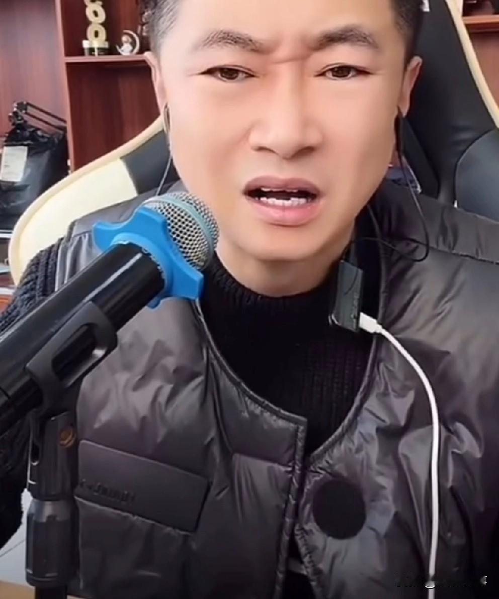 粉丝说一哥想要离开驴家，九天不这么认为！

         跟跑没有关系，他跑