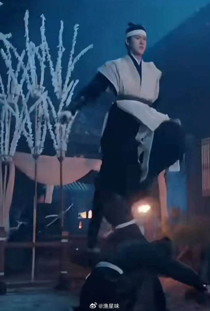 天天嘲笑张凌赫粉底液将军，也不要落下曾庆杰的迷离眼神将军呀 