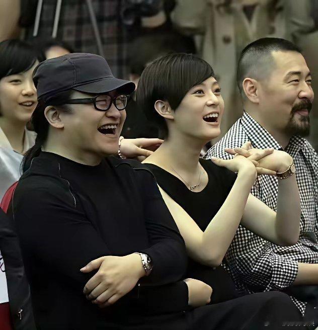 拍《甄嬛传》，导演郑晓龙请刘欢负责整部剧的音乐，刘欢一开始是拒绝的：“我多少年不