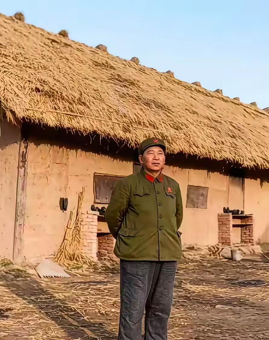 他是谁？估计99%的军迷一定认出来