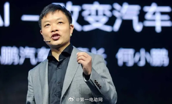 小鹏汽车[超话] 易车报道，小鹏汽车董事长、CEO何小鹏在媒体群访中讨论了“AI