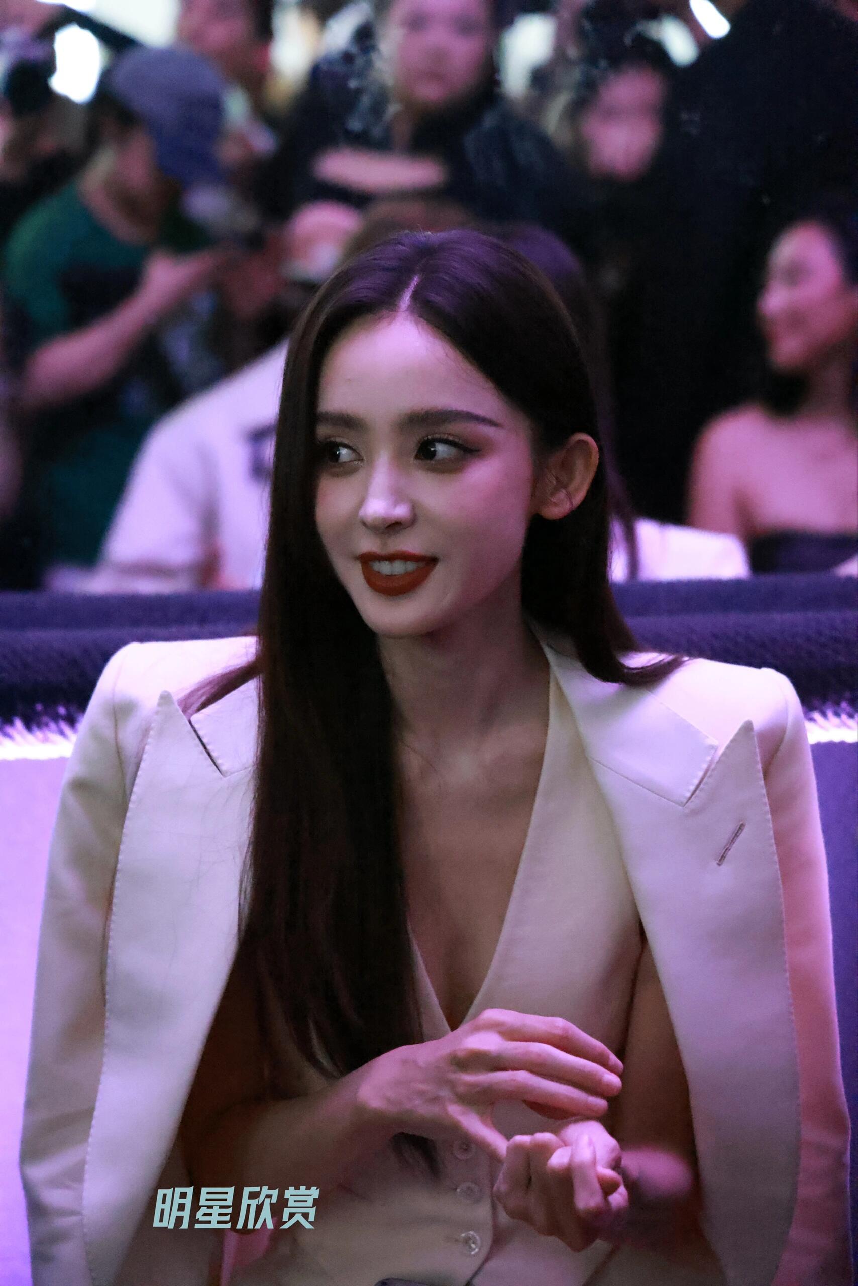 娜扎🤍｜Tomford派对 生图掉落[哇] ​​​
