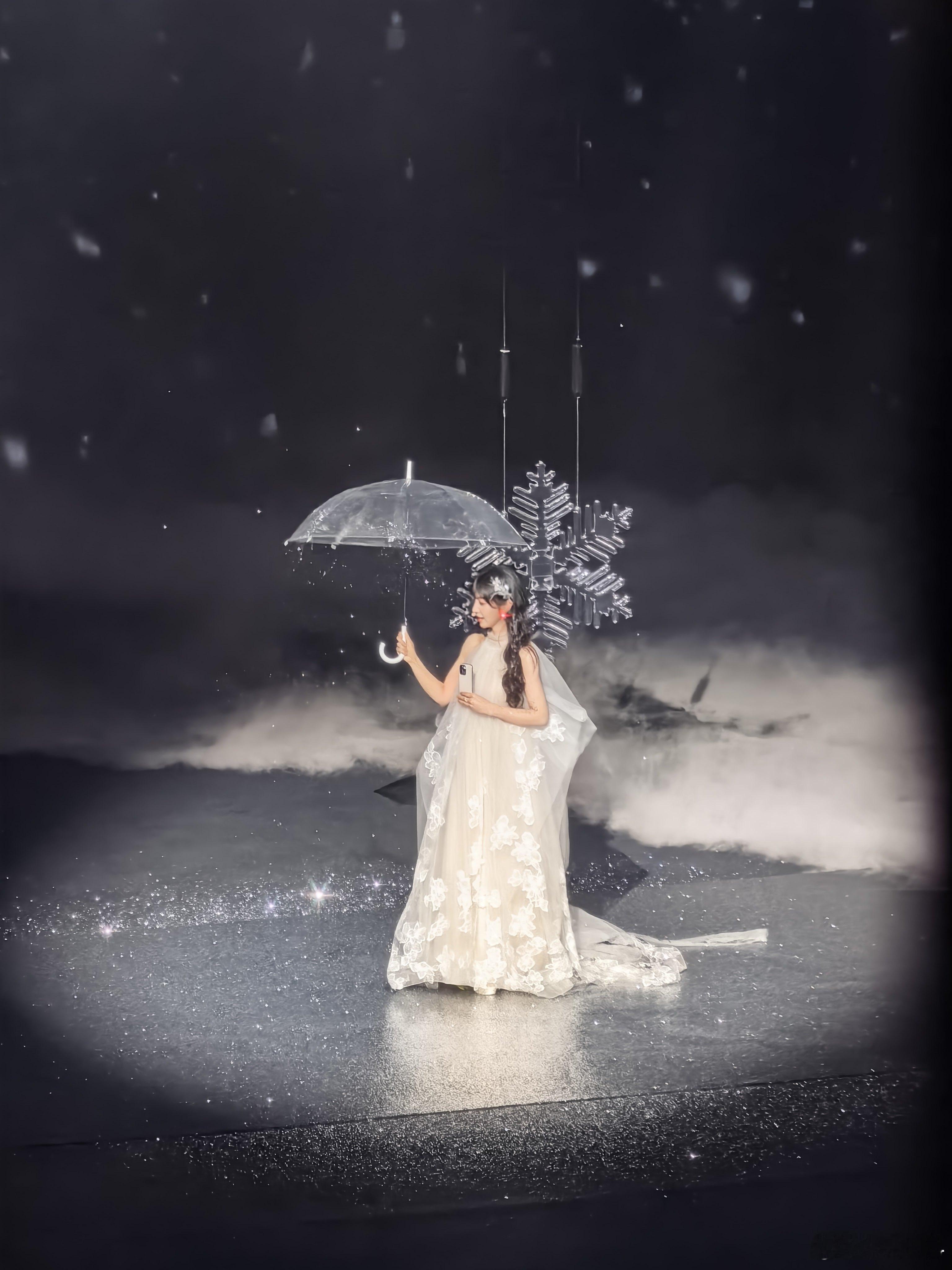 vivo s50  发布会现场当然要拍田曦薇啦，小田美不美？vivo S50 P