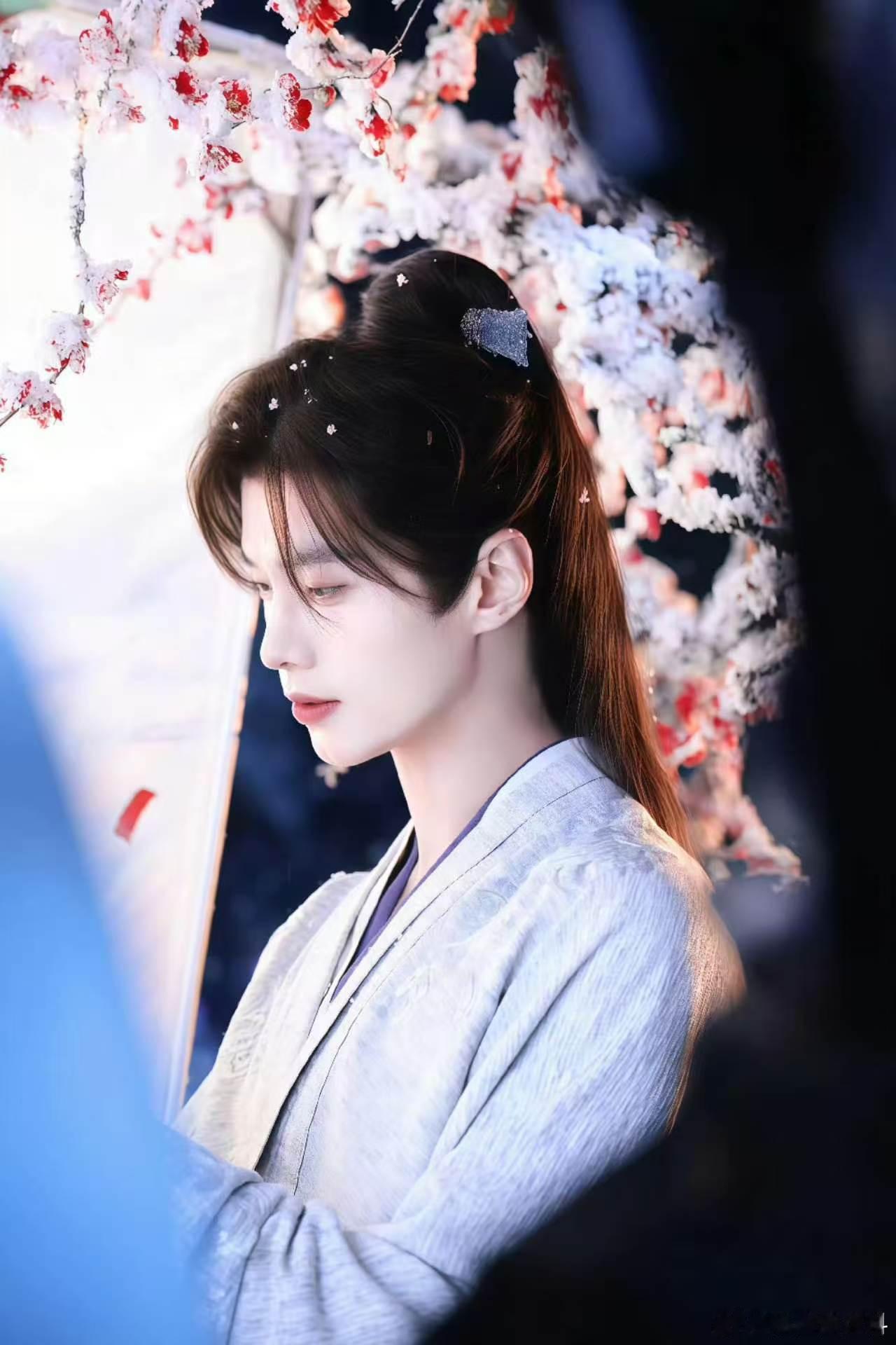 何与百花杀演绿茶谁家太子三步一喘啊，何与你再演，信不信我当场揭你病弱皮？何与百花