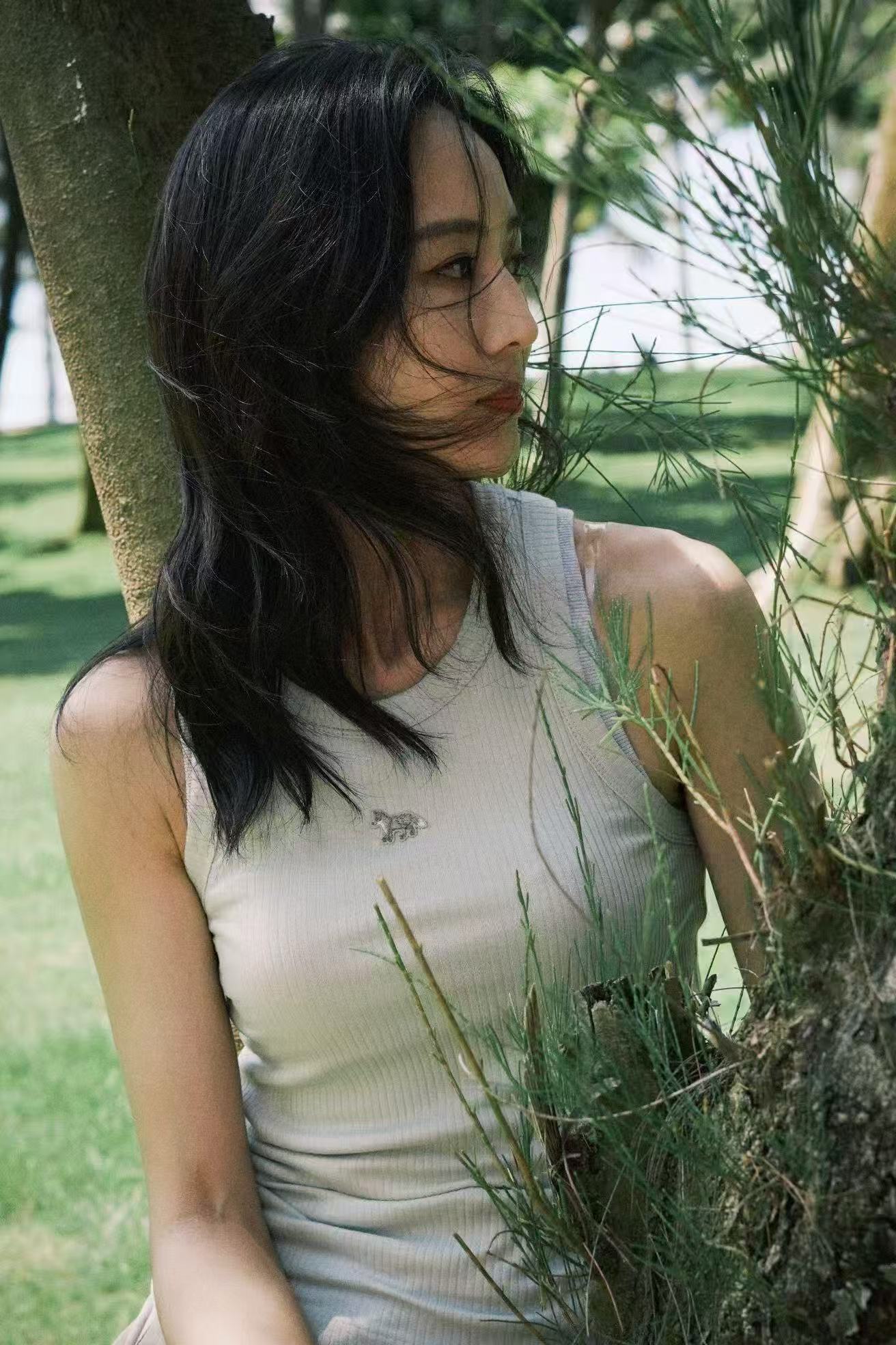 张钧甯怎么还长这样张钧甯你是吃了防腐剂吗 小时候追她的剧，现在我孩子都能打酱油了