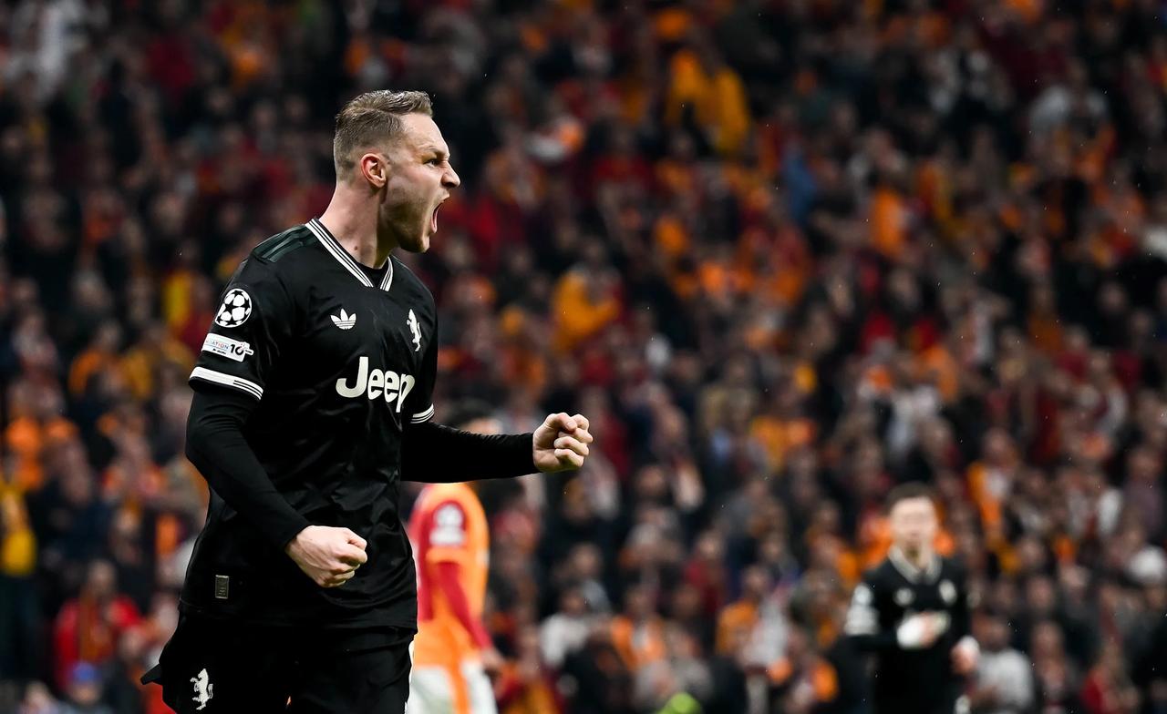 欧冠附加赛首回合，尤文图斯2-5加拉塔萨雷，梅开二度的库普迈纳斯赛后采访：

“