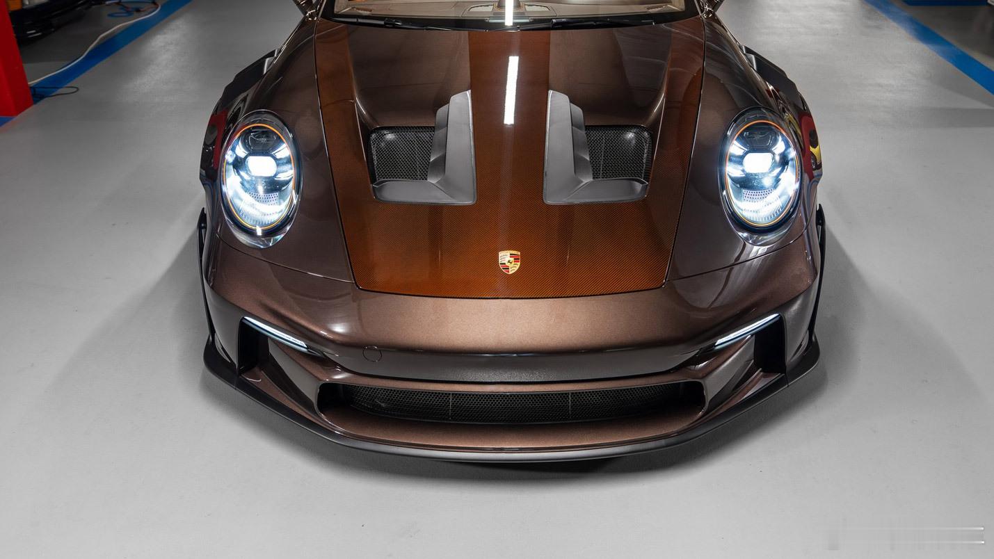 Macadamia Metallic，这个颜色非常巧克力啊 