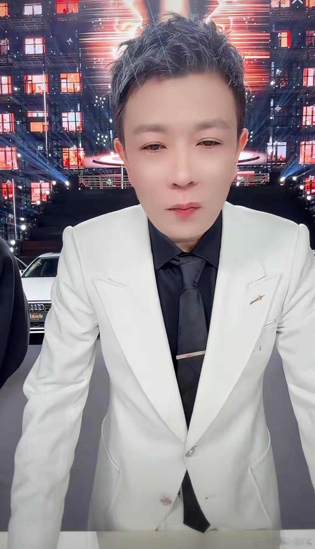 辛选新王牌？陈先生“白衣挂瓶”复刻辛巴，蛋蛋时代已成过去？快手网红电商辛巴 沧州