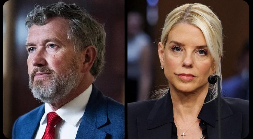 新闻快讯—— 美国众议员托马斯·马西威胁称，除非帕姆·邦迪领导的美国司法部公布爱