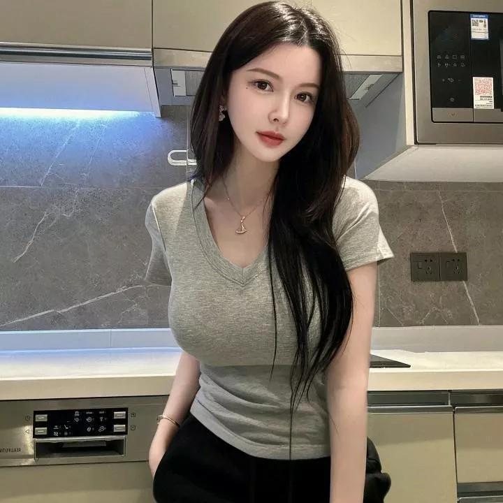 轻松舒适的居家穿搭，展现自然美温柔大方的穿搭 居家舒适风穿搭 居家穿搭 居家感穿