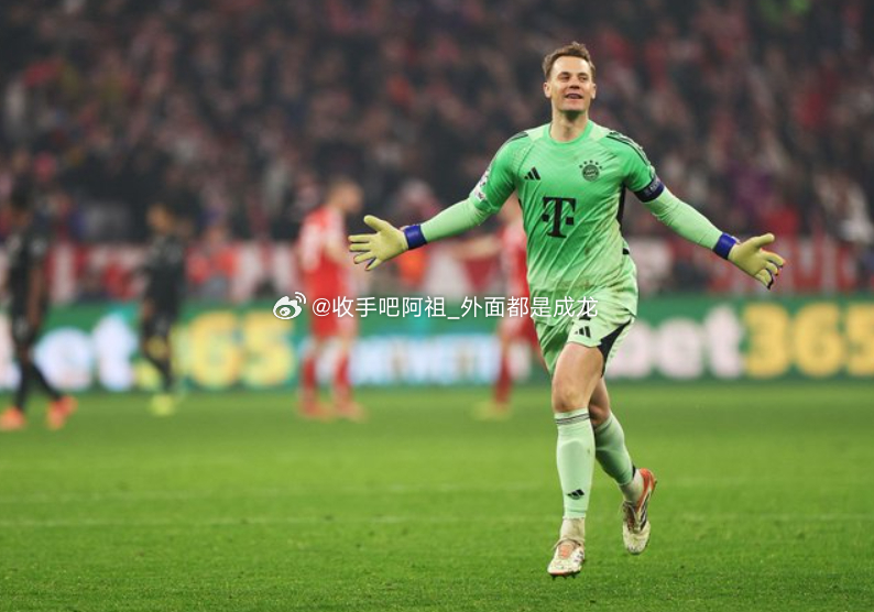 据《踢球者》消息，拜仁希望与诺伊尔再续约一年。球员本人希望在拜仁退役，而不是出国